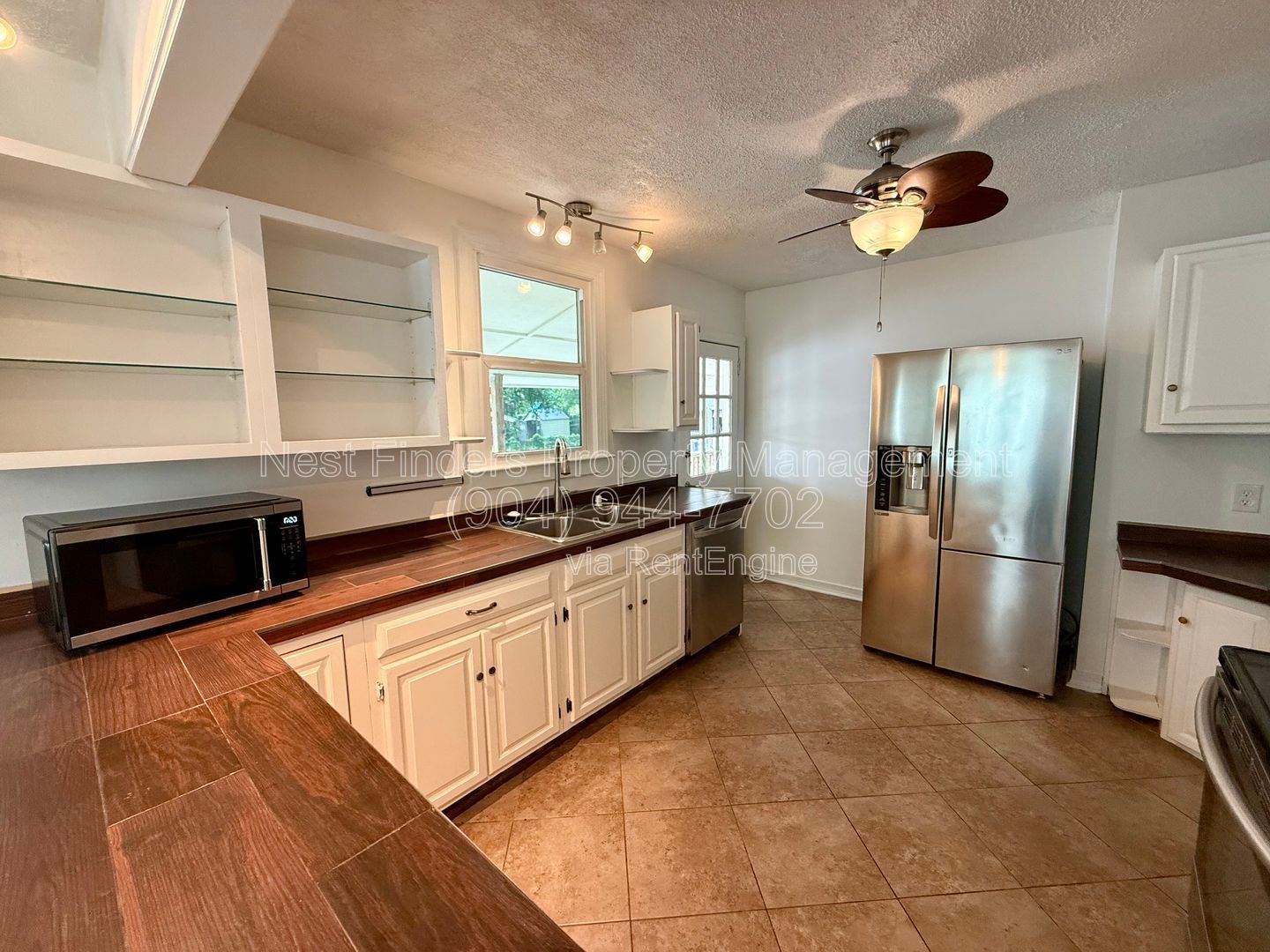 Charming 3-bedroom, 2-bath home located in the heart of Lakeshore! property image