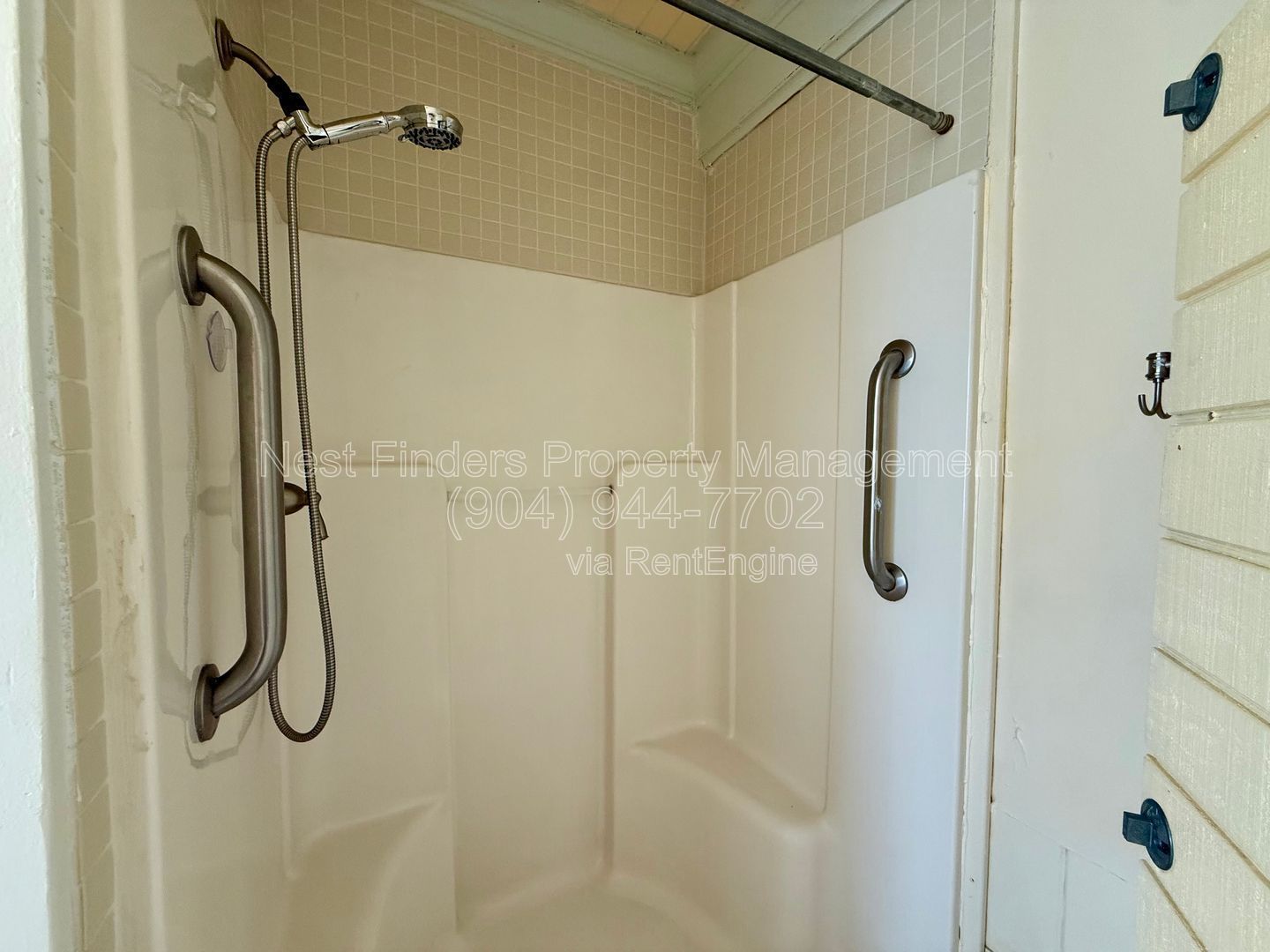 Charming 3-bedroom, 2-bath home located in the heart of Lakeshore! property image