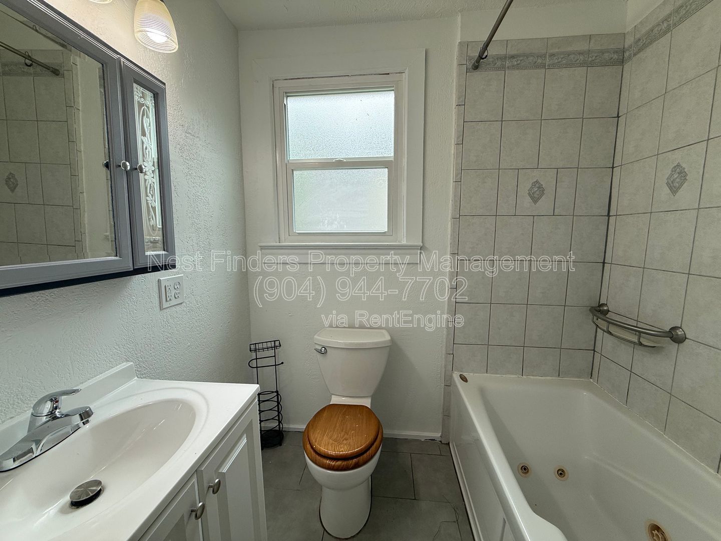 Charming 3-bedroom, 2-bath home located in the heart of Lakeshore! property image