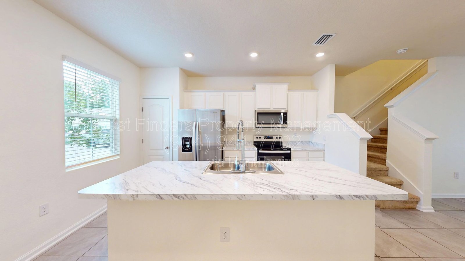 Charming 2-bedroom, 2.5-bathroom townhome for rent in the desirable Rivergate community. property image