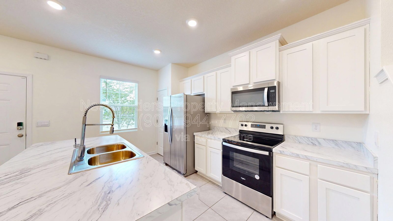 Charming 2-bedroom, 2.5-bathroom townhome for rent in the desirable Rivergate community. property image