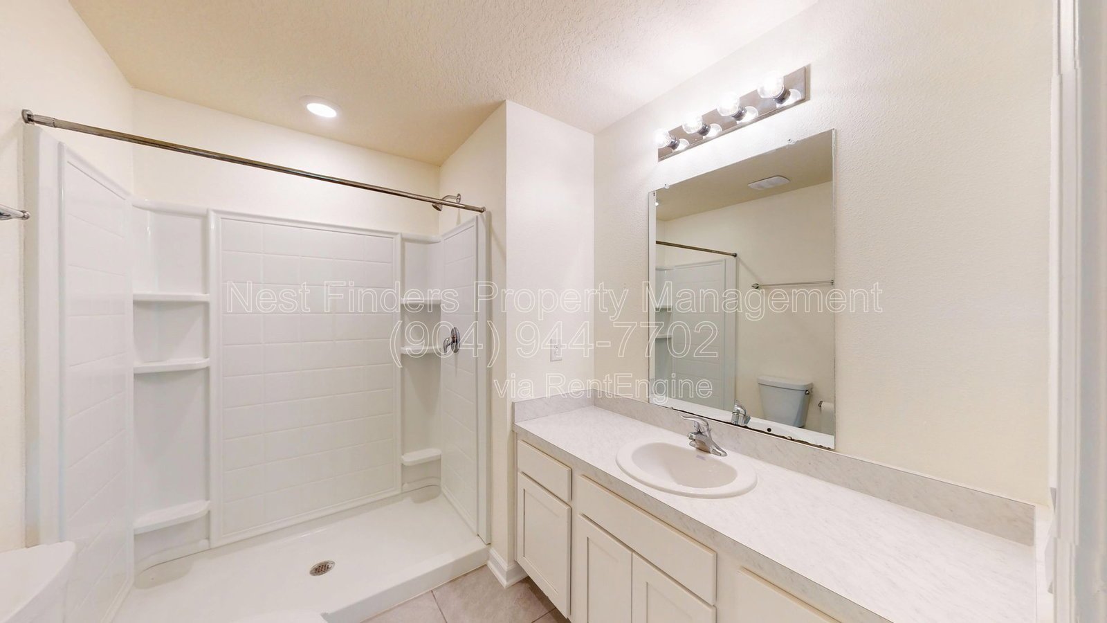 Charming 2-bedroom, 2.5-bathroom townhome for rent in the desirable Rivergate community. property image