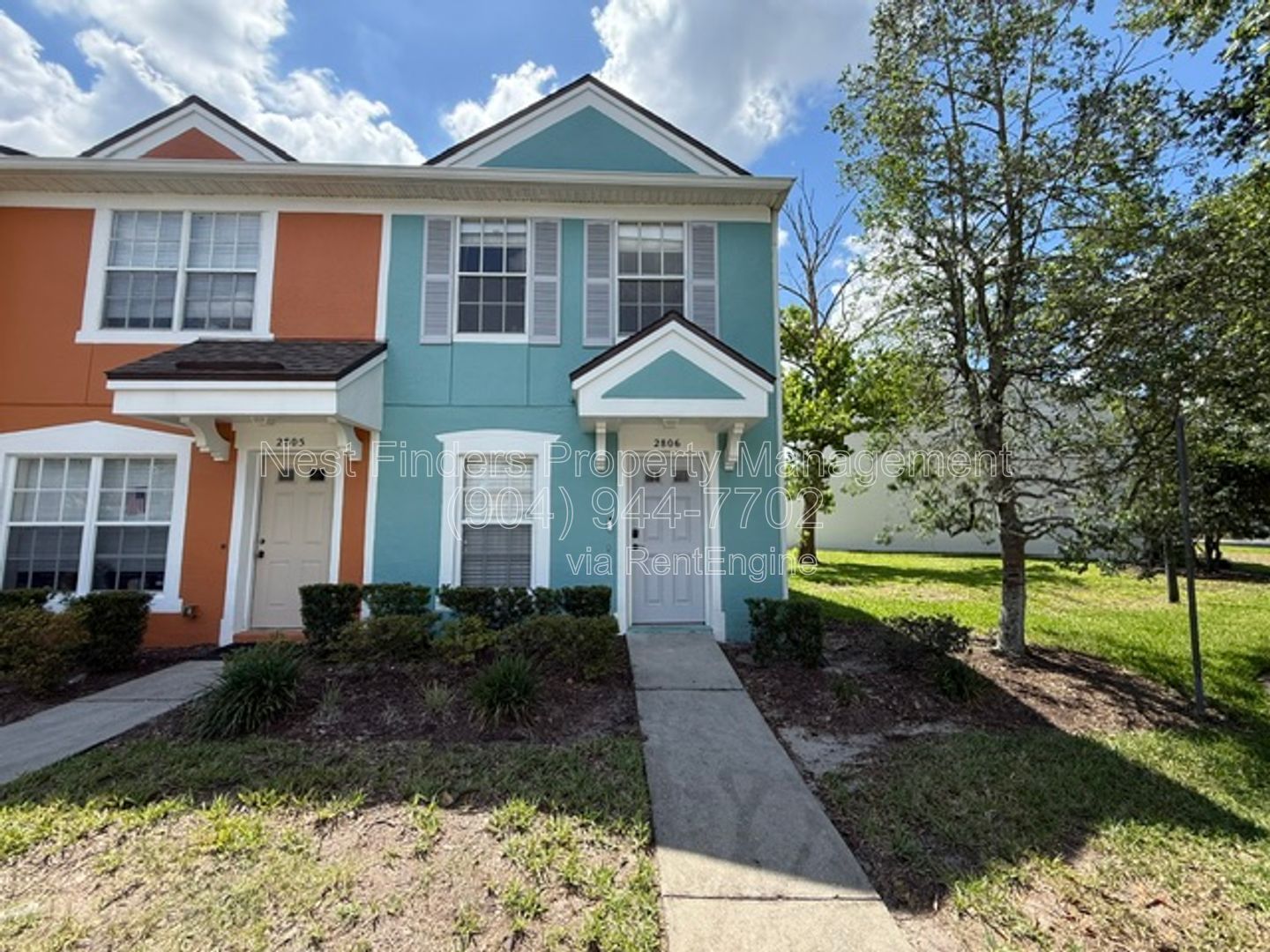 Beautifully updated end-unit townhome located in the gated community of Seasons at Kensington, property image