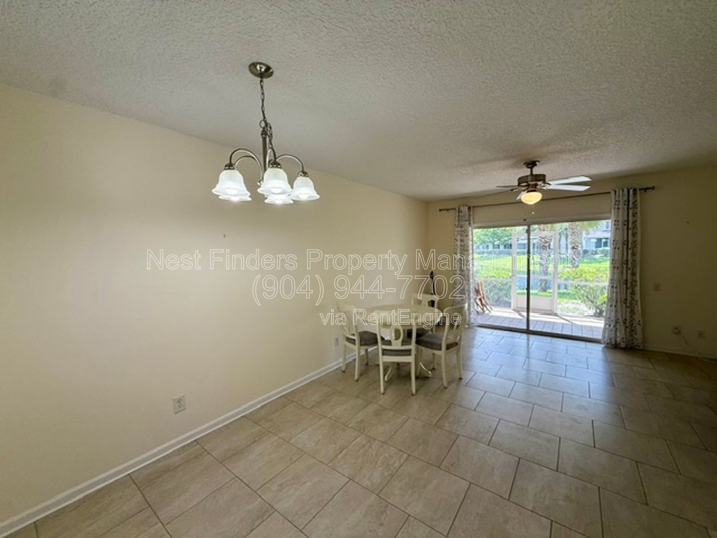 Beautifully updated end-unit townhome located in the gated community of Seasons at Kensington, property image