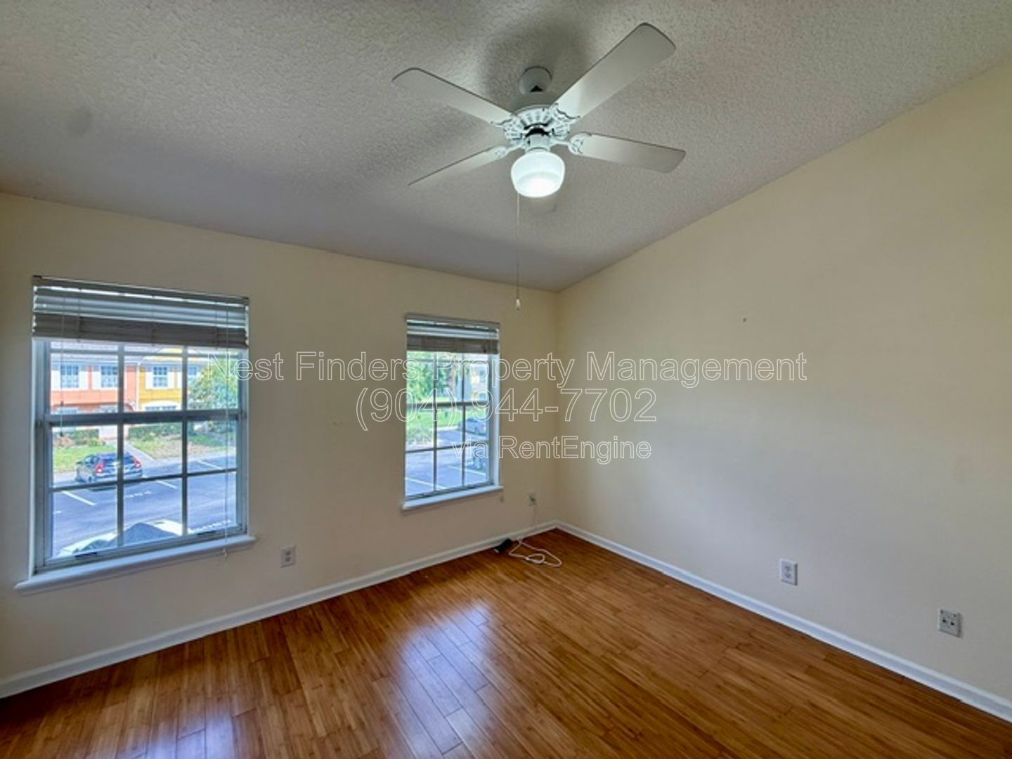 Beautifully updated end-unit townhome located in the gated community of Seasons at Kensington, property image