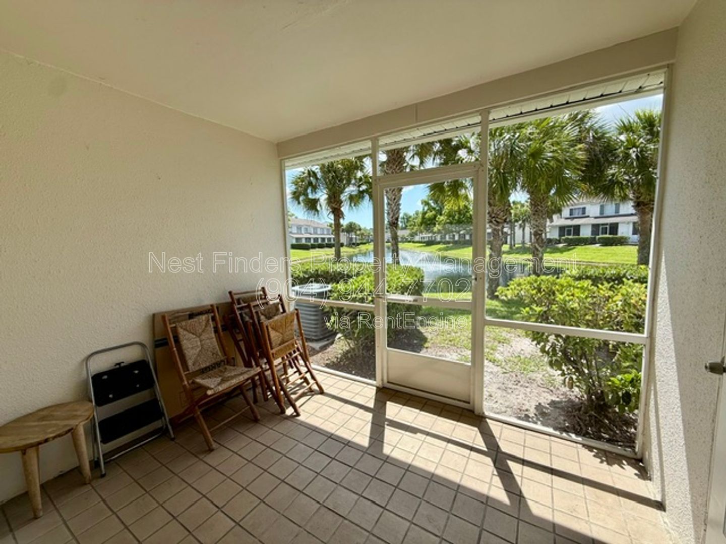 Beautifully updated end-unit townhome located in the gated community of Seasons at Kensington, property image