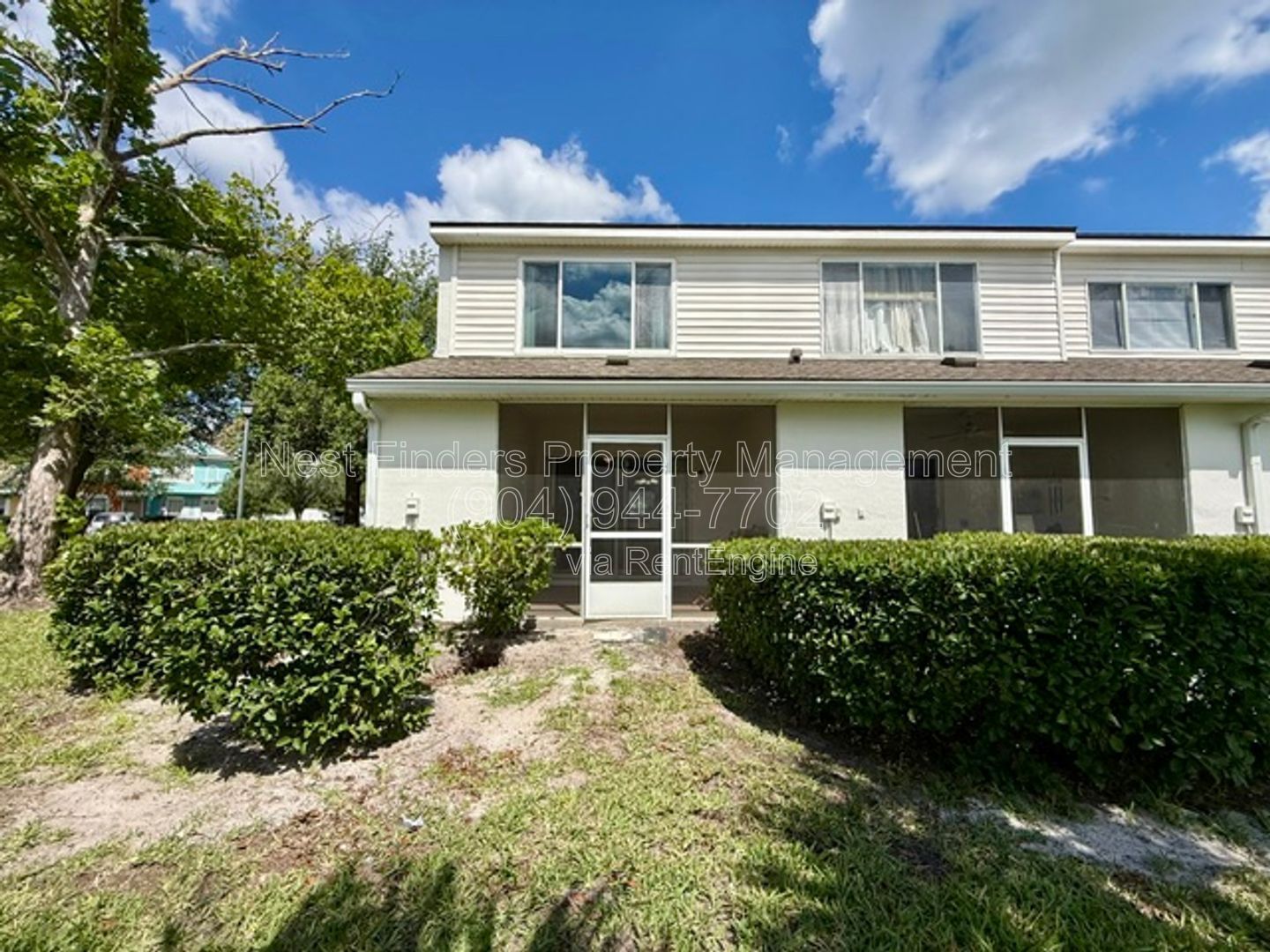 Beautifully updated end-unit townhome located in the gated community of Seasons at Kensington, property image