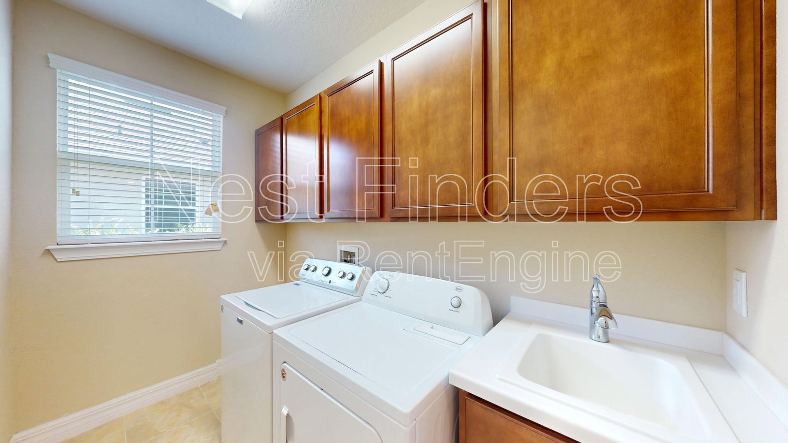Beautifully maintained 3-bedroom, 2-bathroom home available for rent in the highly sought-after community of Palencia property image