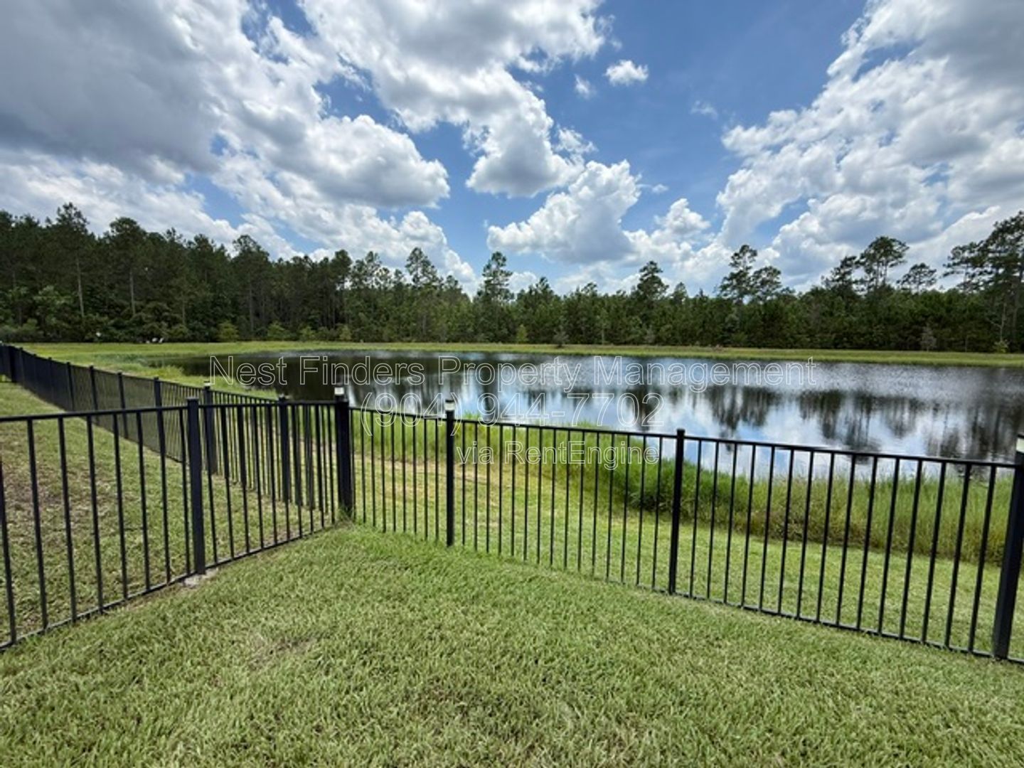 Welcome home to this spacious 4-bedroom, 2-bathroom home located in the desirable Creekside at Twin Creeks community. property image
