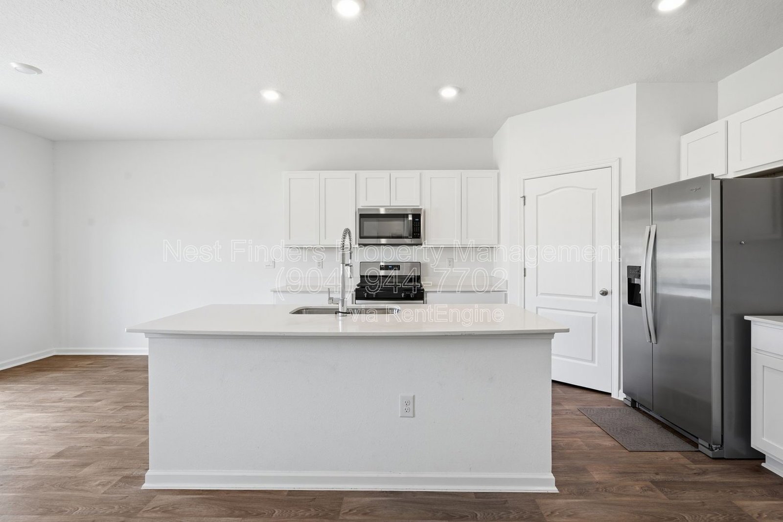 Like-new 5-bedroom, 3-bathroom home for rent in the highly desirable Entrada community property image