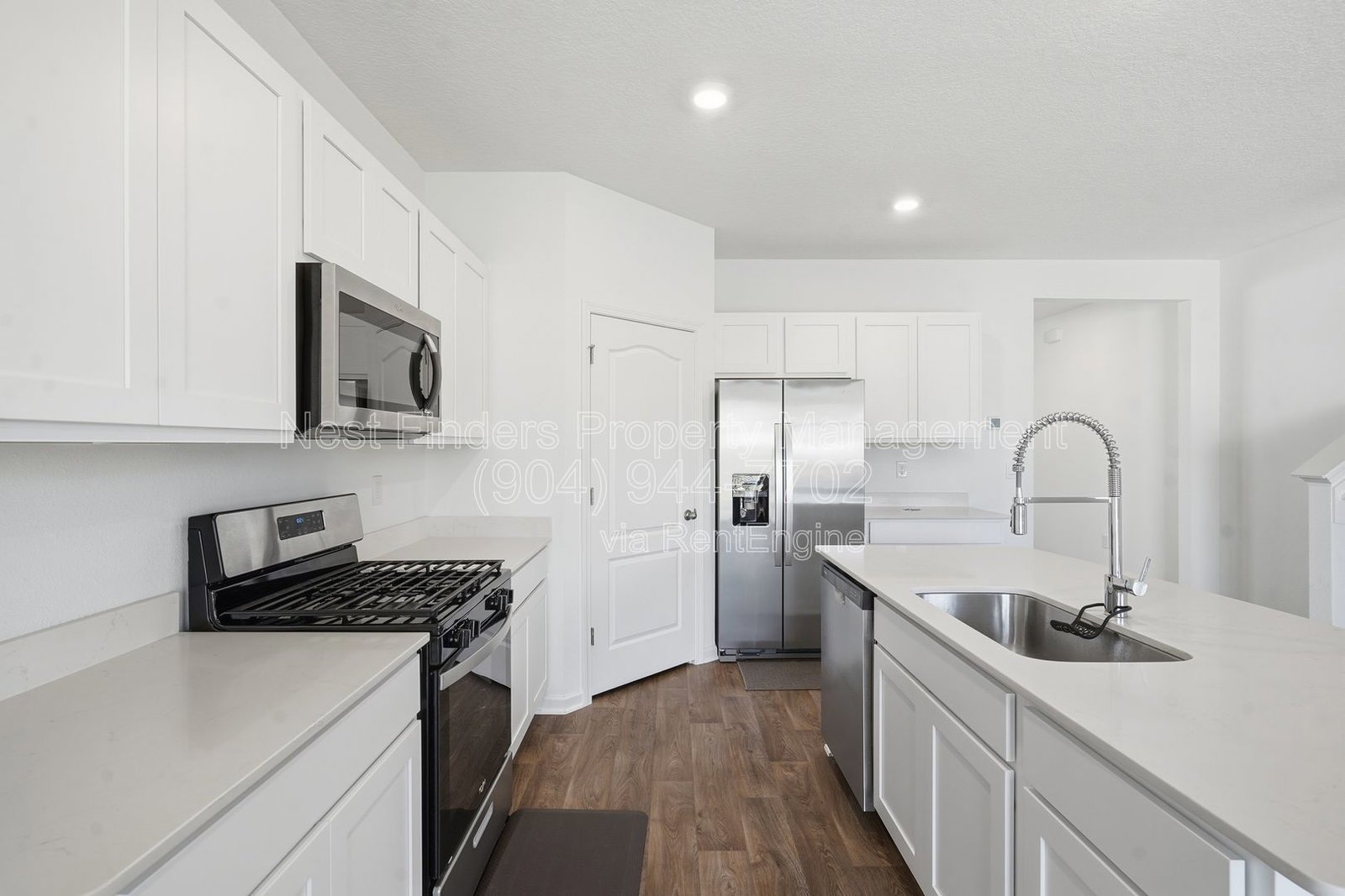Like-new 5-bedroom, 3-bathroom home for rent in the highly desirable Entrada community property image