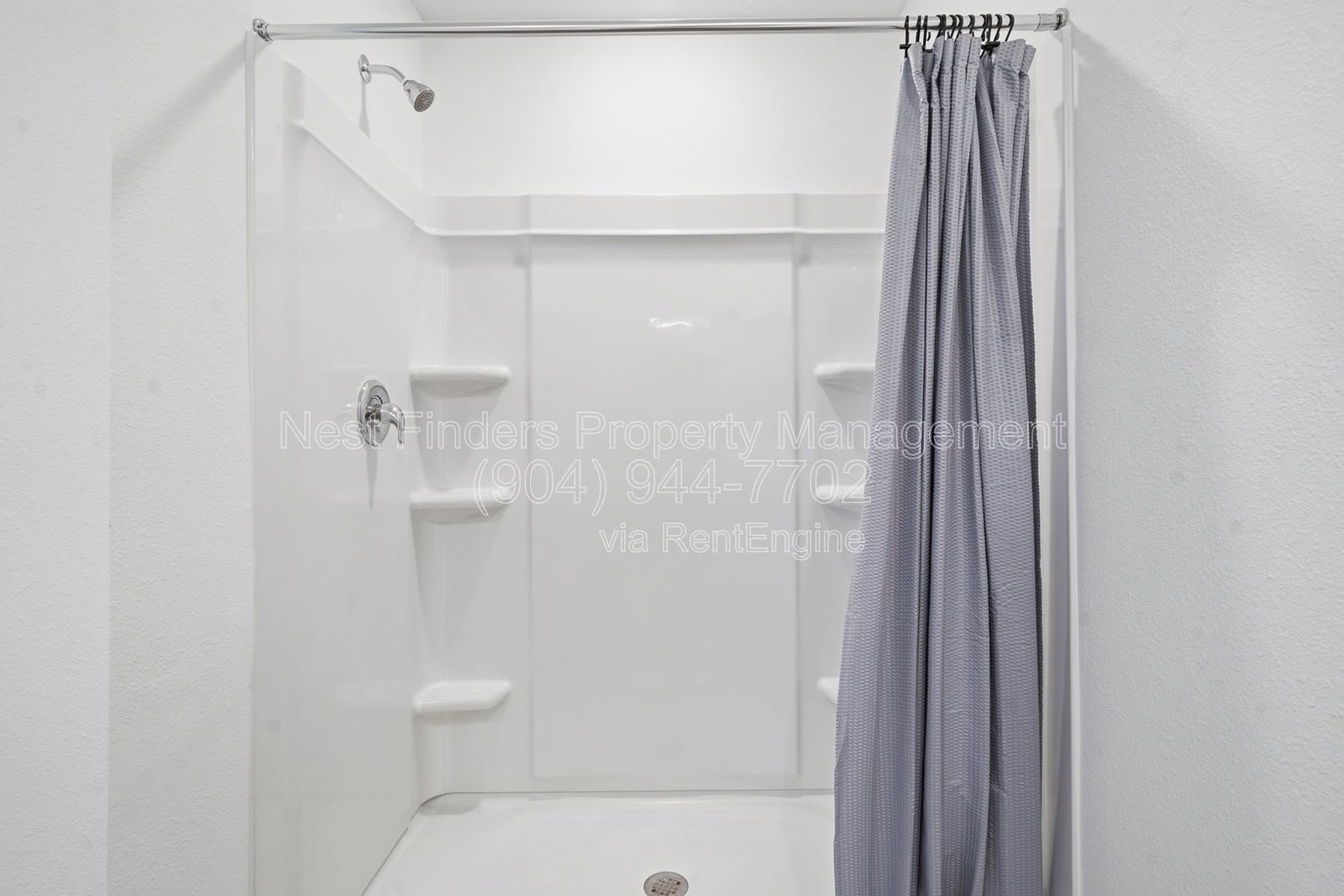 Like-new 5-bedroom, 3-bathroom home for rent in the highly desirable Entrada community property image