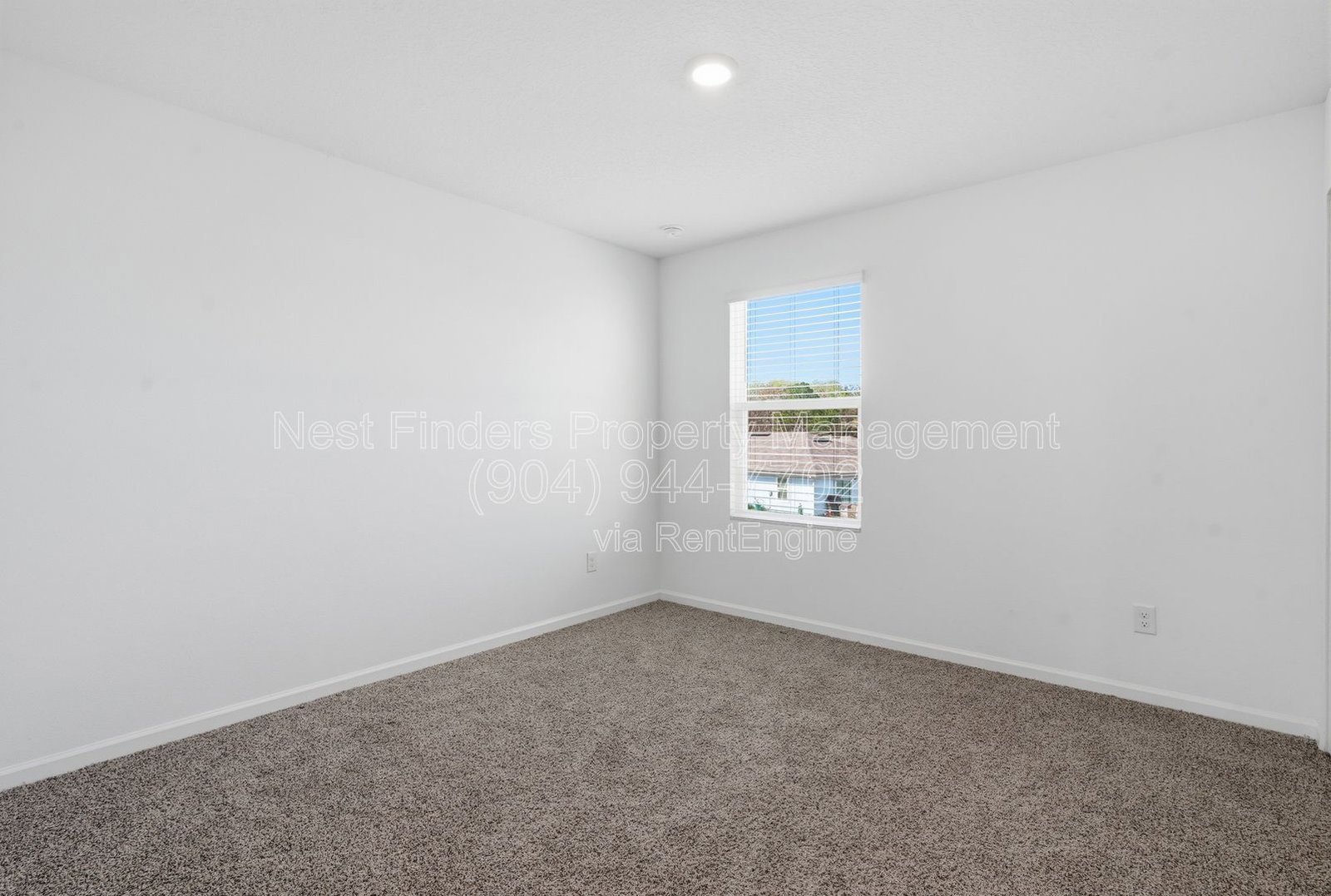 Like-new 5-bedroom, 3-bathroom home for rent in the highly desirable Entrada community property image