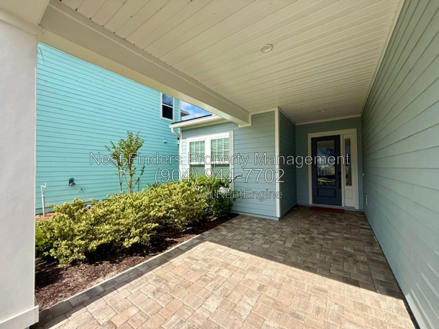 Welcome home to this stunning 4-bedroom, 3-bathroom home located in the desirable Seabrook Village community. property image