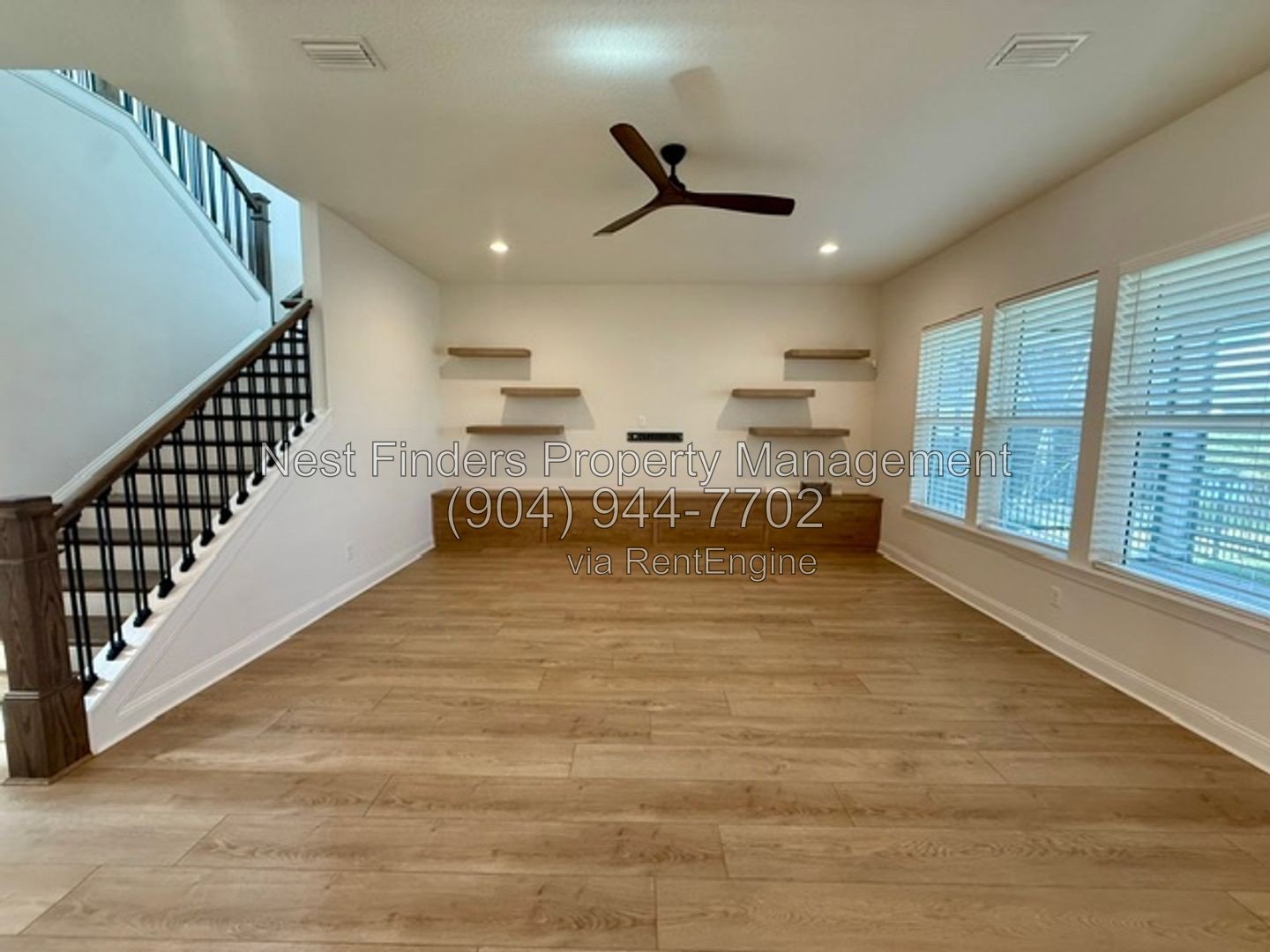 Welcome home to this stunning 4-bedroom, 3-bathroom home located in the desirable Seabrook Village community. property image