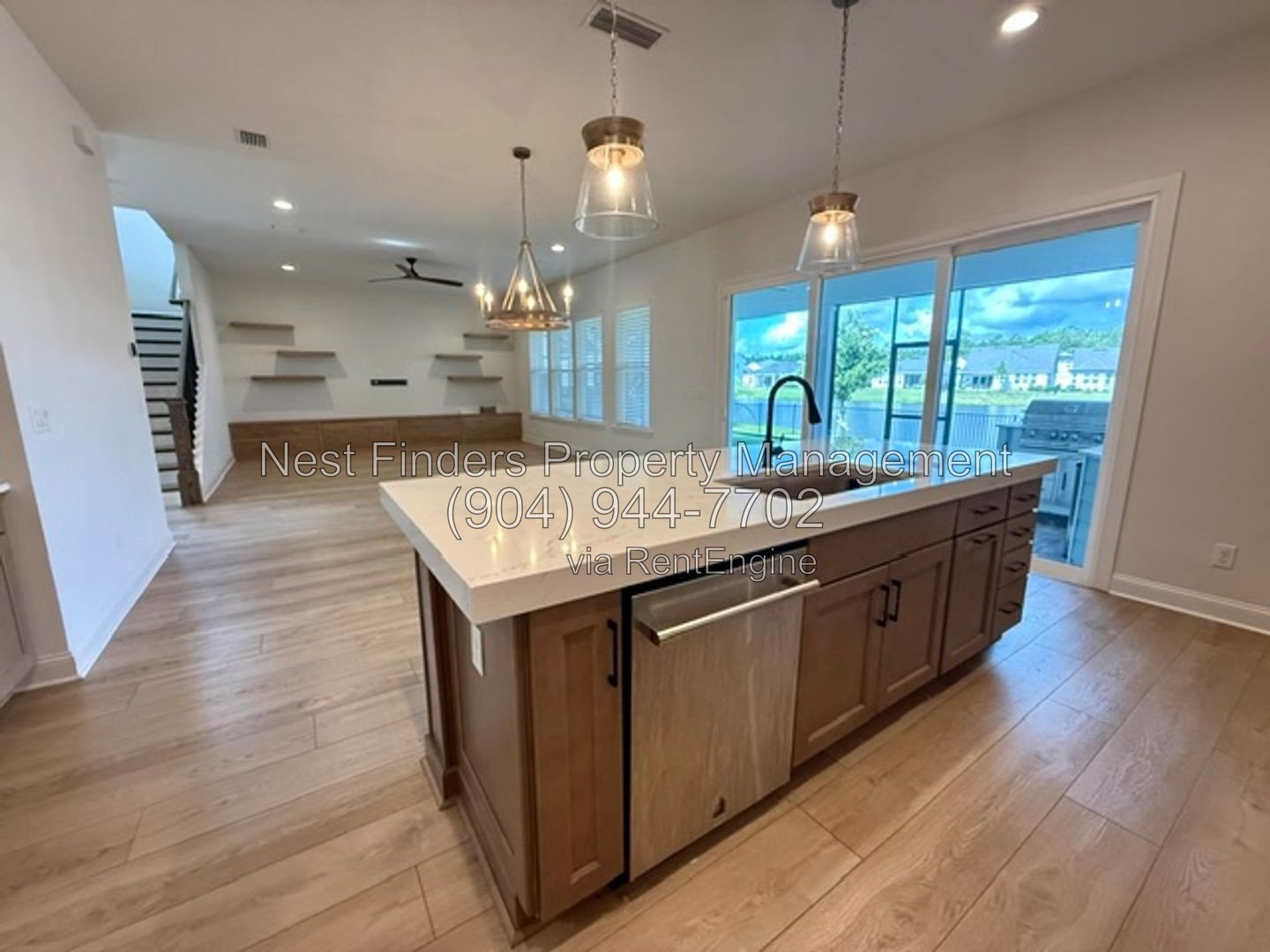 Welcome home to this stunning 4-bedroom, 3-bathroom home located in the desirable Seabrook Village community. property image