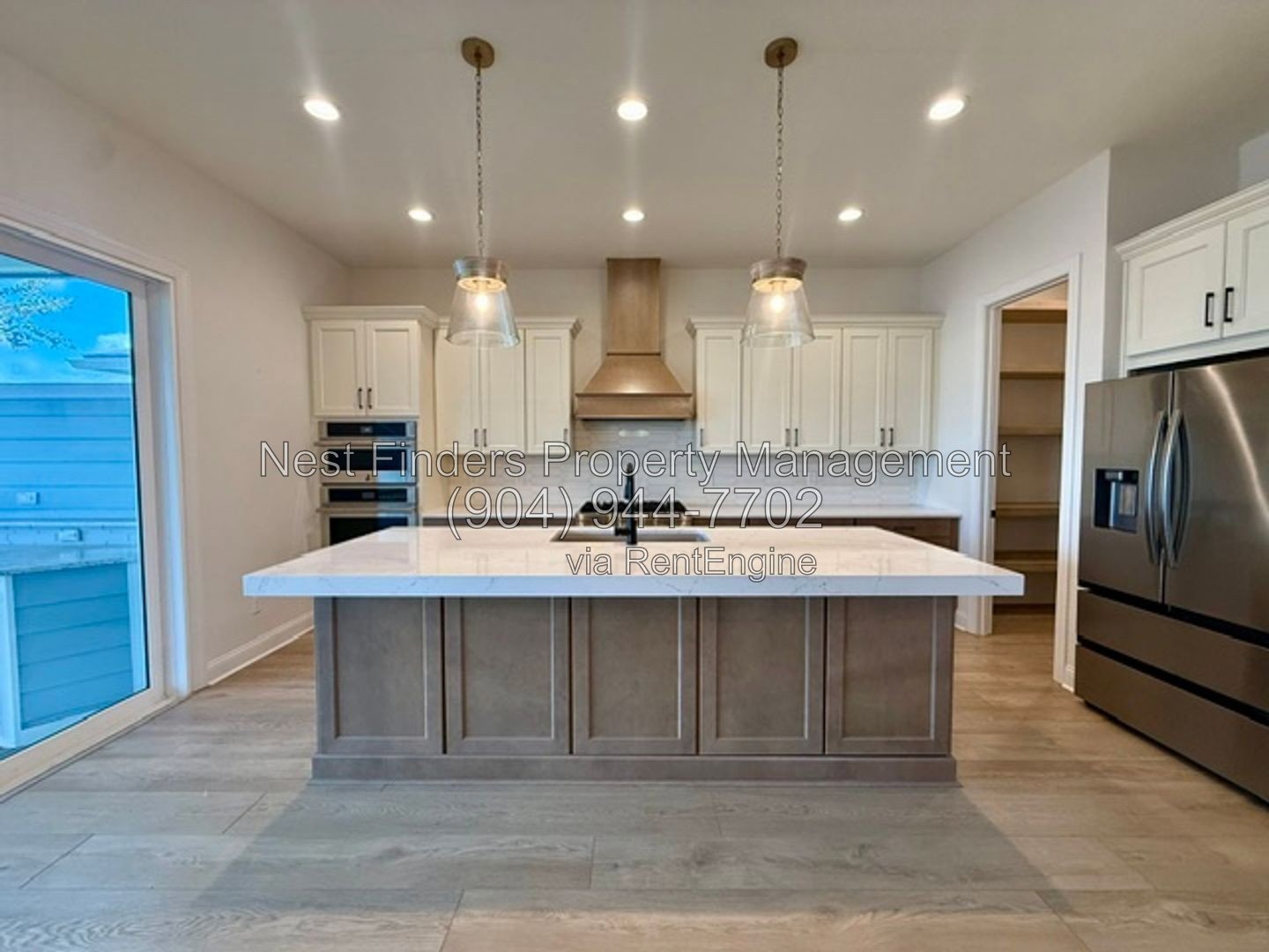 Welcome home to this stunning 4-bedroom, 3-bathroom home located in the desirable Seabrook Village community. property image