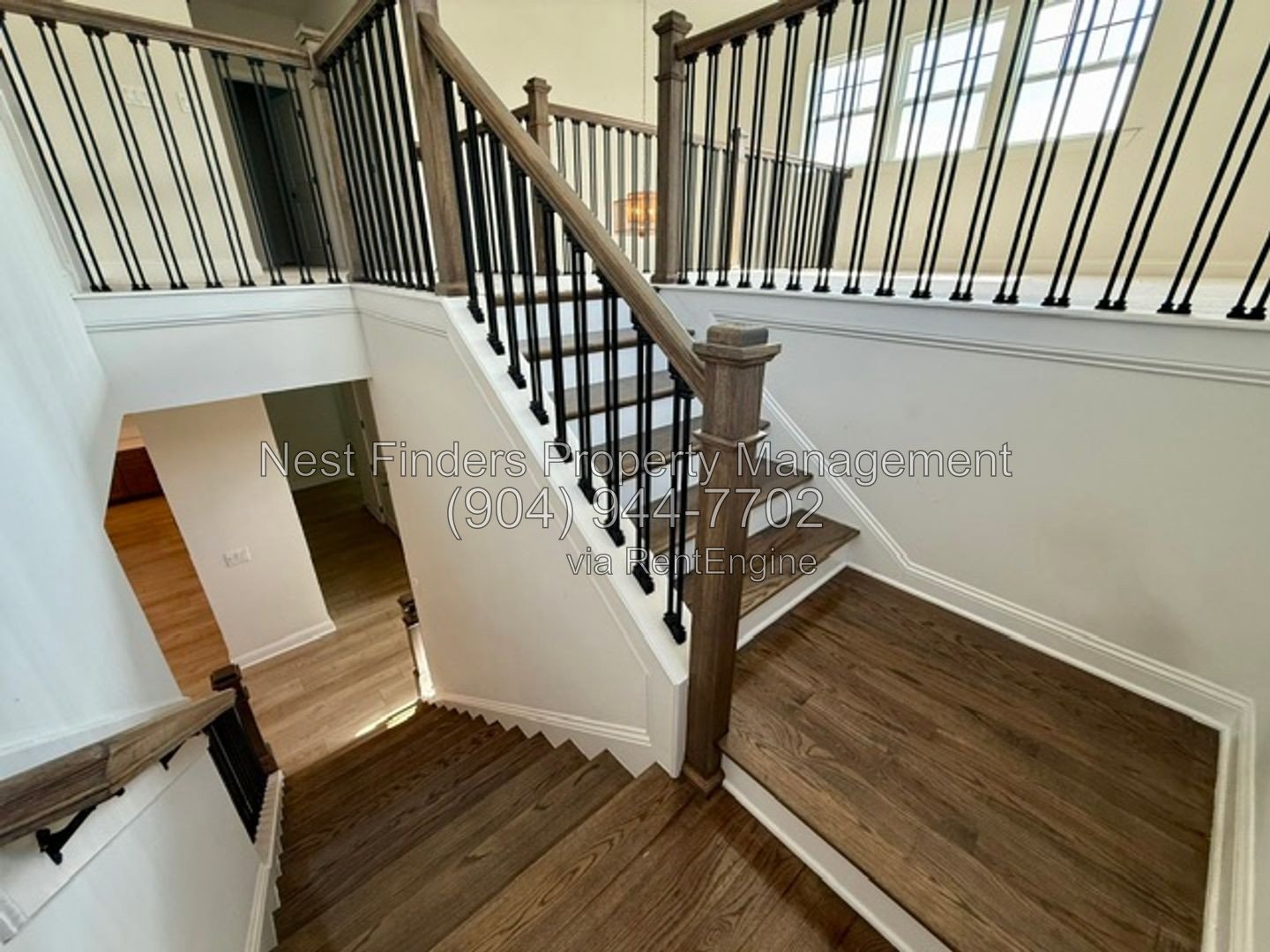 Welcome home to this stunning 4-bedroom, 3-bathroom home located in the desirable Seabrook Village community. property image
