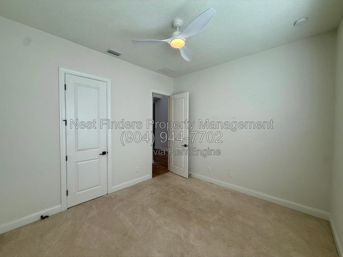 Welcome home to this stunning 4-bedroom, 3-bathroom home located in the desirable Seabrook Village community. property image