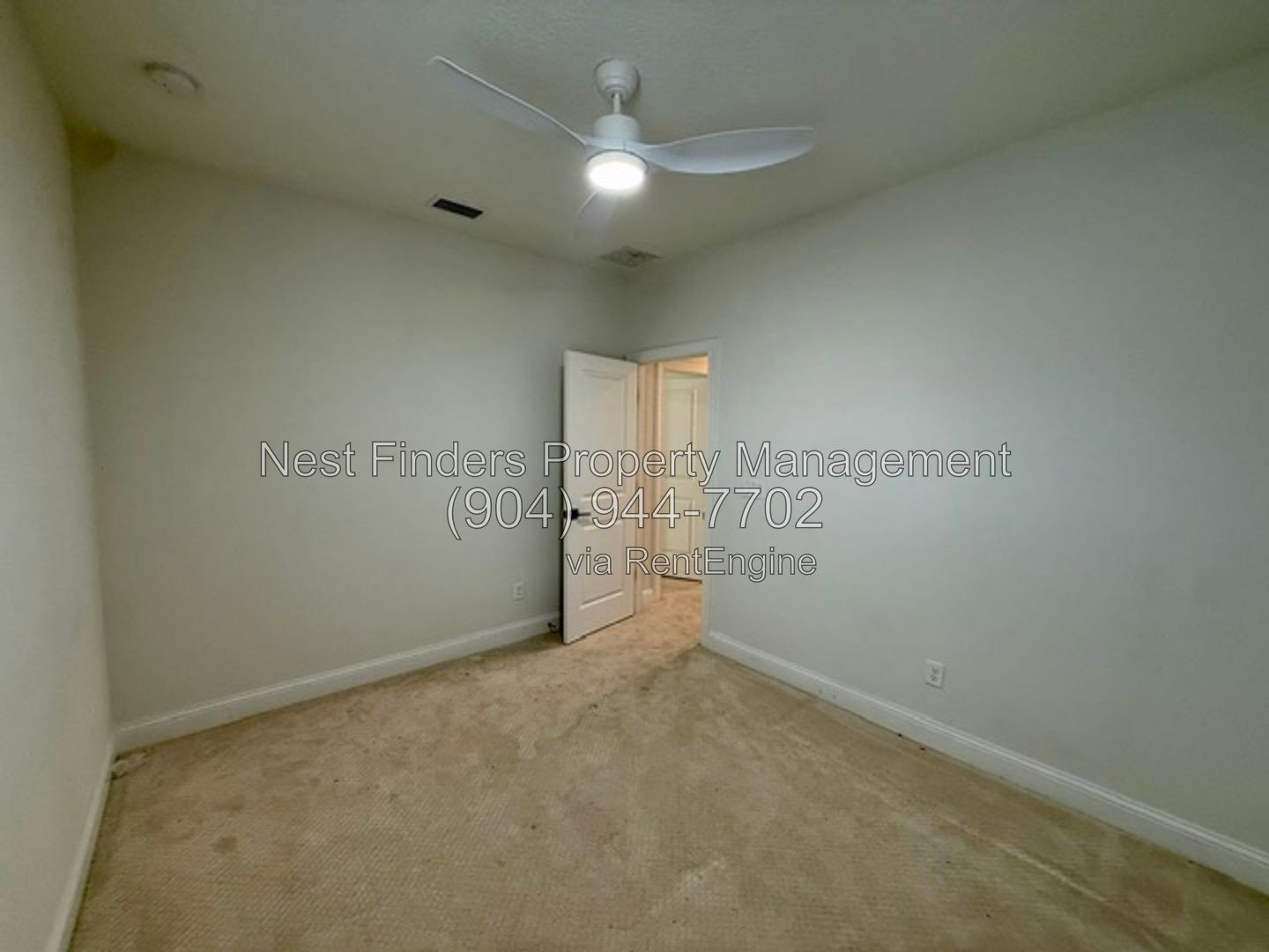 Welcome home to this stunning 4-bedroom, 3-bathroom home located in the desirable Seabrook Village community. property image