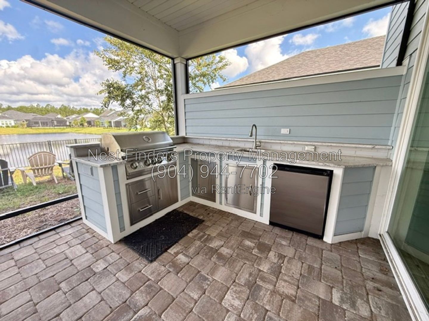 Welcome home to this stunning 4-bedroom, 3-bathroom home located in the desirable Seabrook Village community. property image