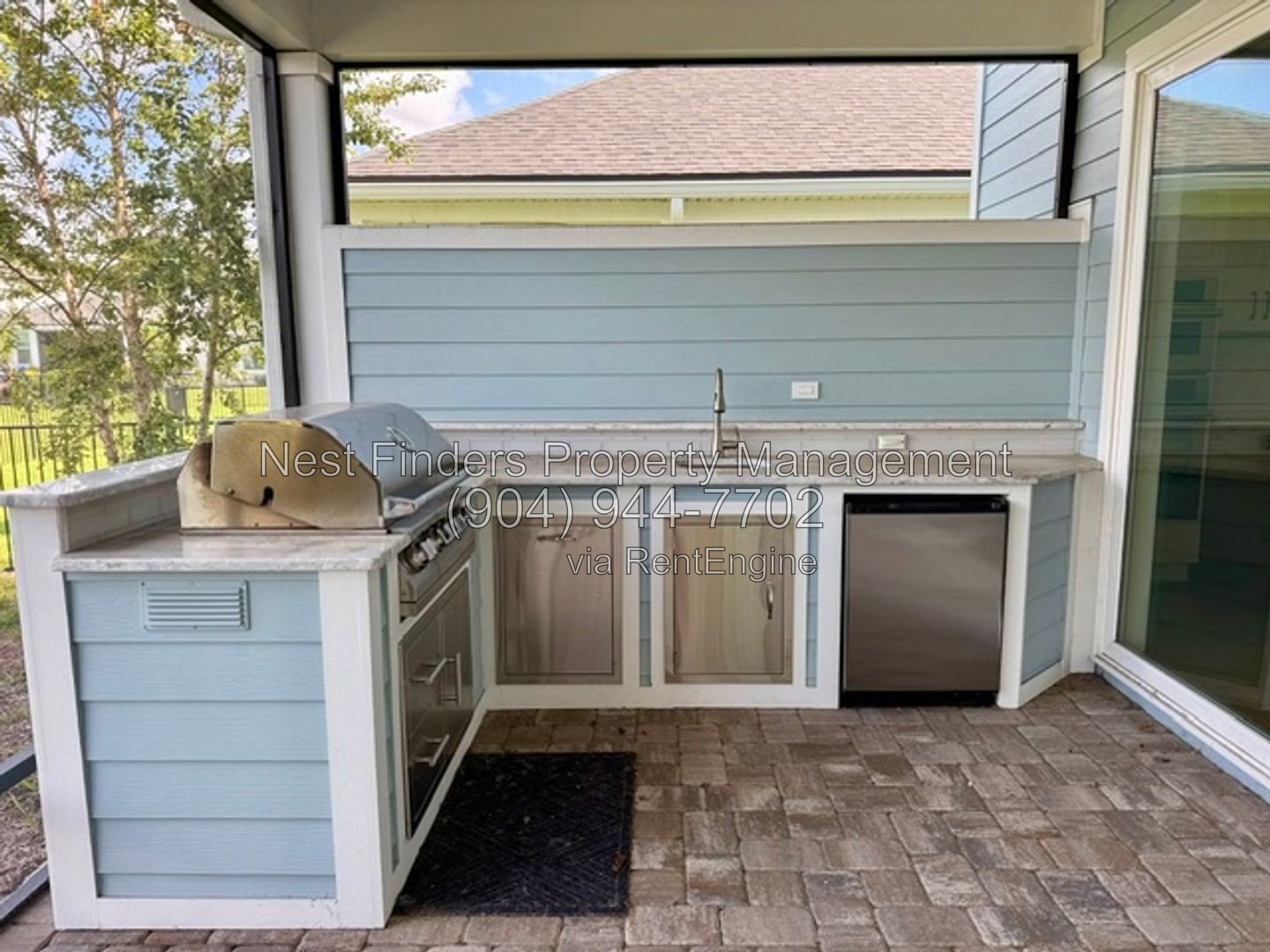 Welcome home to this stunning 4-bedroom, 3-bathroom home located in the desirable Seabrook Village community. property image