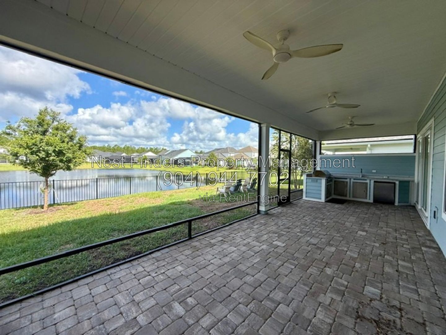 Welcome home to this stunning 4-bedroom, 3-bathroom home located in the desirable Seabrook Village community. property image