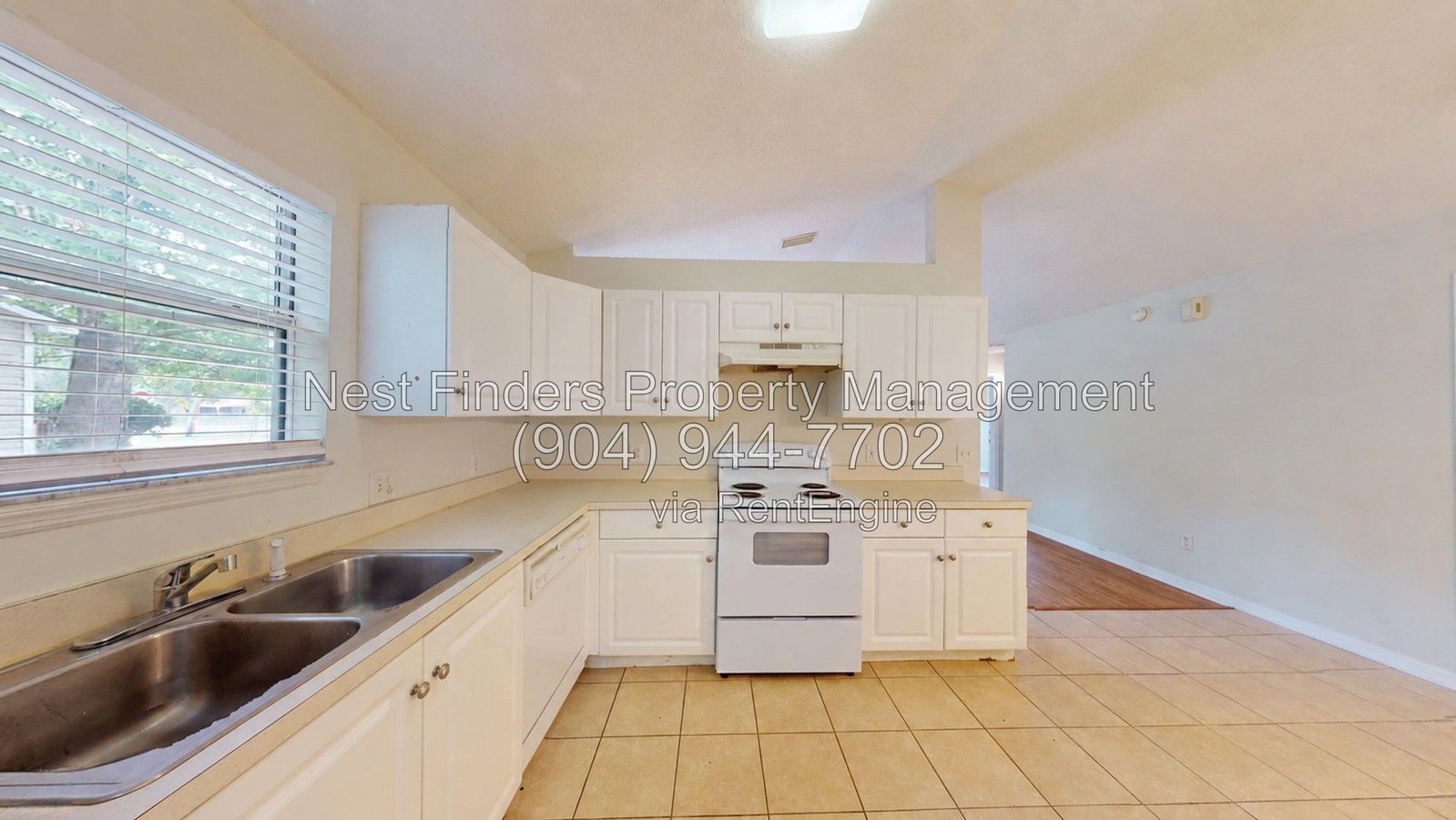 Cute 3 bedroom, 2 bathroom house just minutes away from the historic area of St Augustine! property image