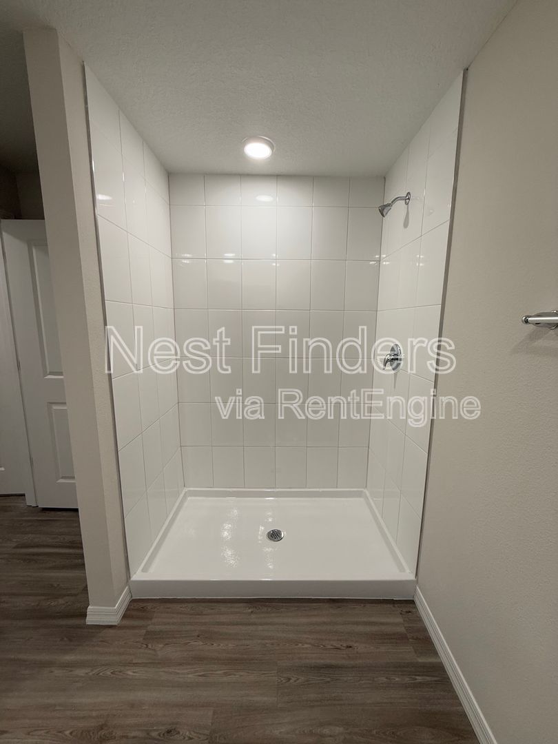 Brand New condo for rent in Mandarin! property image