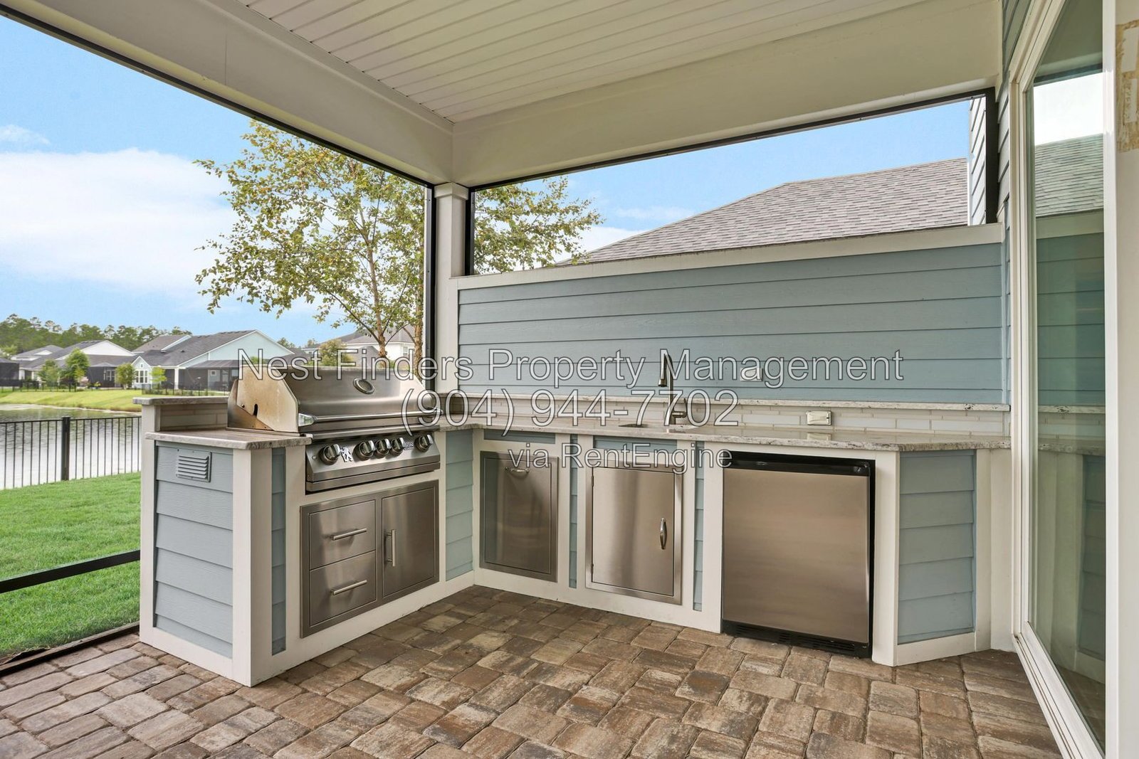 Welcome home to this stunning 4-bedroom, 3-bathroom home located in the desirable Seabrook Village community. property image