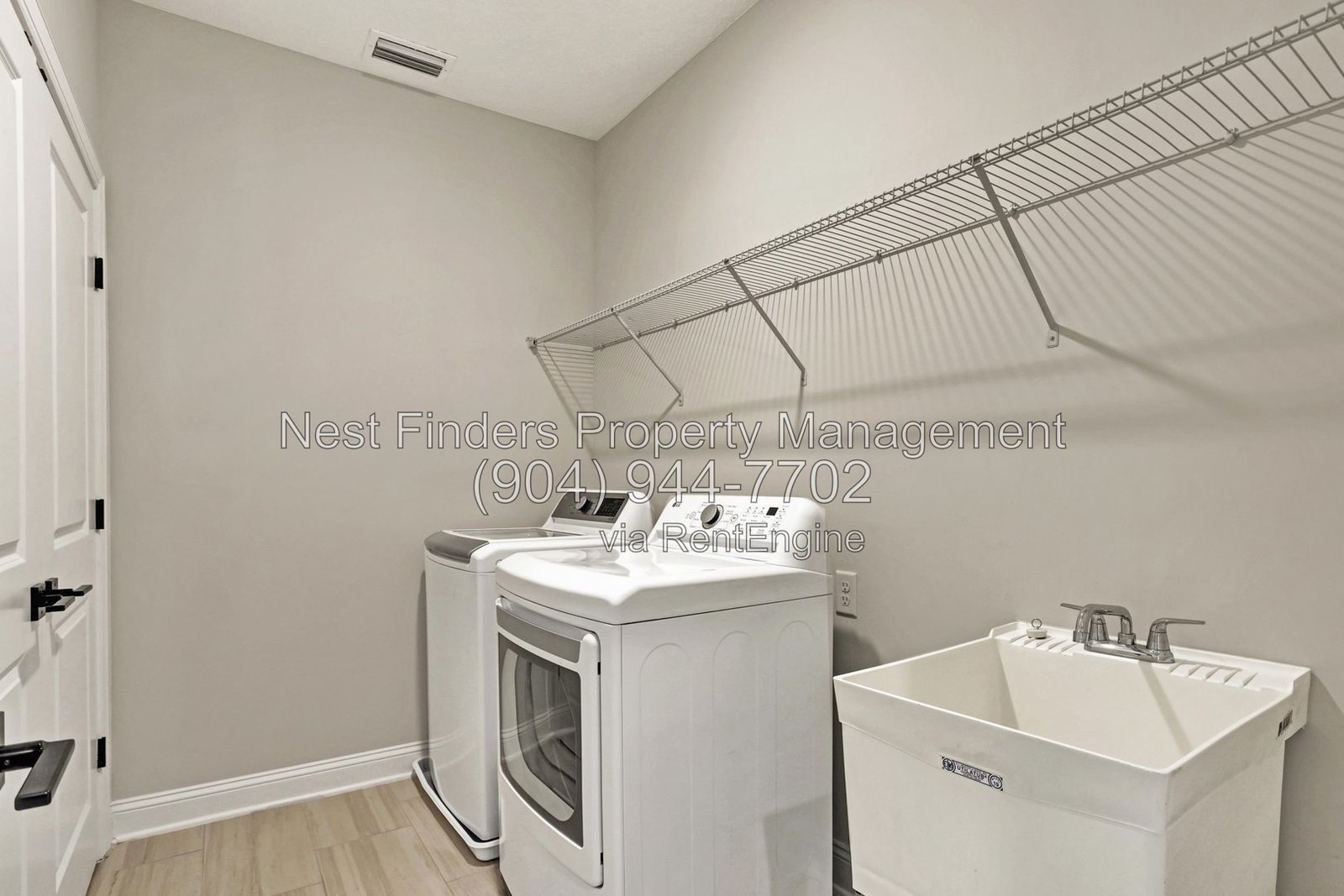 Welcome home to this stunning 4-bedroom, 3-bathroom home located in the desirable Seabrook Village community. property image