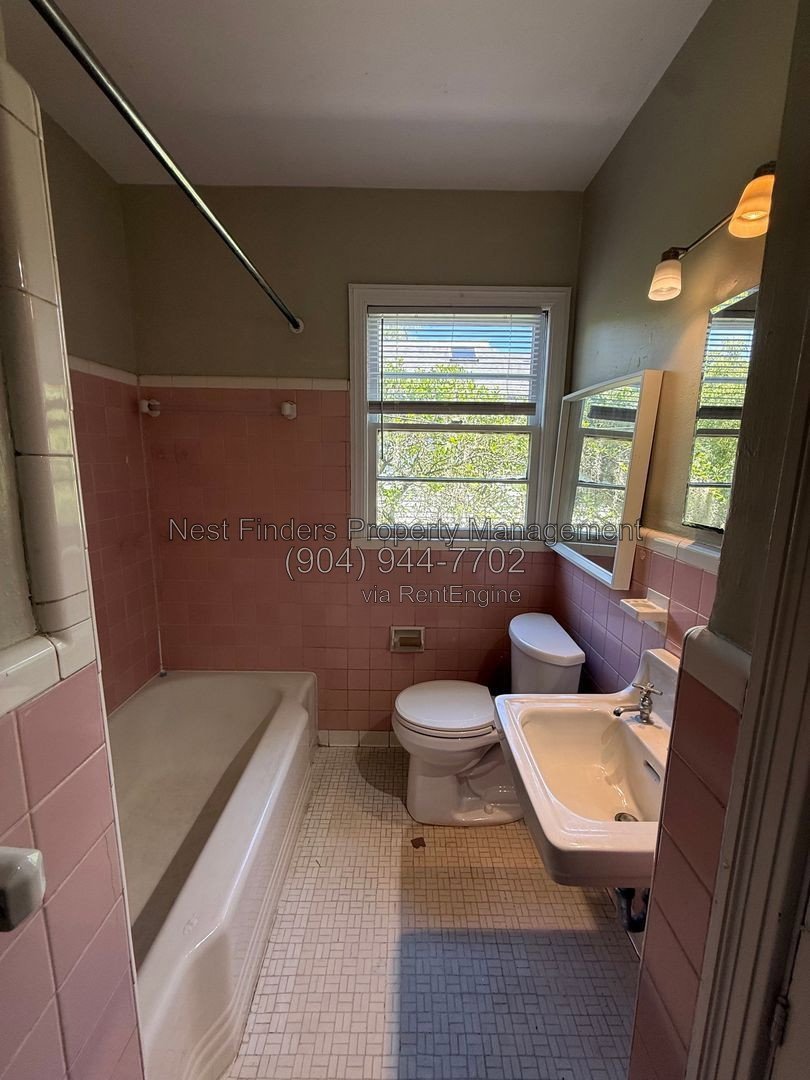 Charming 1-Bedroom Apartment in Historic Riverside! property image