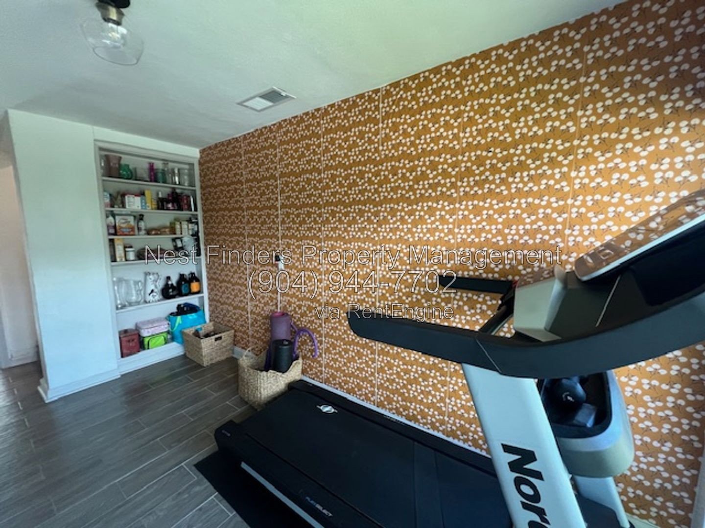 Discover this charming 3-bedroom, 2-bathroom home nestled in the heart of San Marco property image
