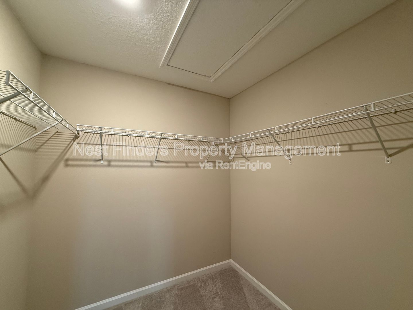BEAUTIFUL END-UNIT TOWNHOME WITH SCREENED PATIO AND LAKE VIEWS property image