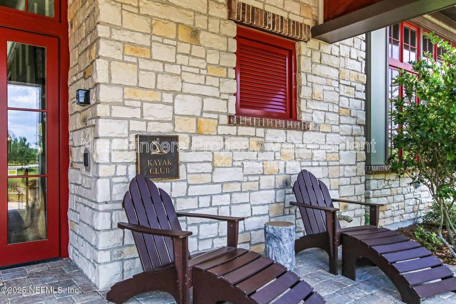 BEAUTIFUL END-UNIT TOWNHOME WITH SCREENED PATIO AND LAKE VIEWS property image