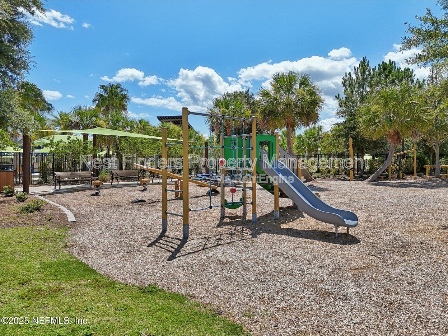 BEAUTIFUL END-UNIT TOWNHOME WITH SCREENED PATIO AND LAKE VIEWS property image