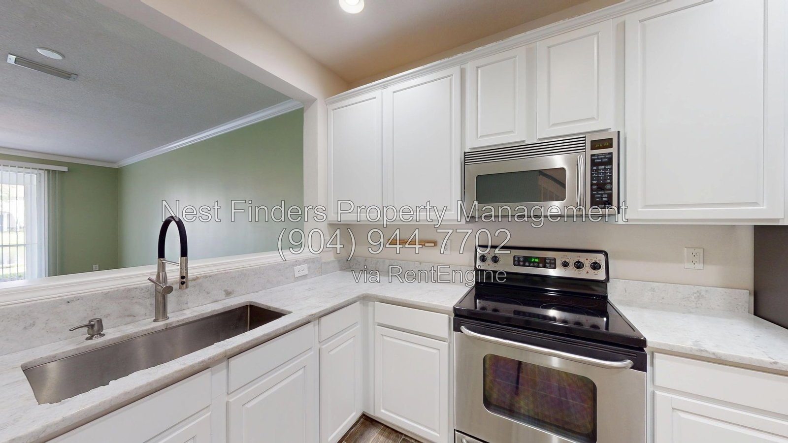 Beautiful townhome for rent in Campfield! property image