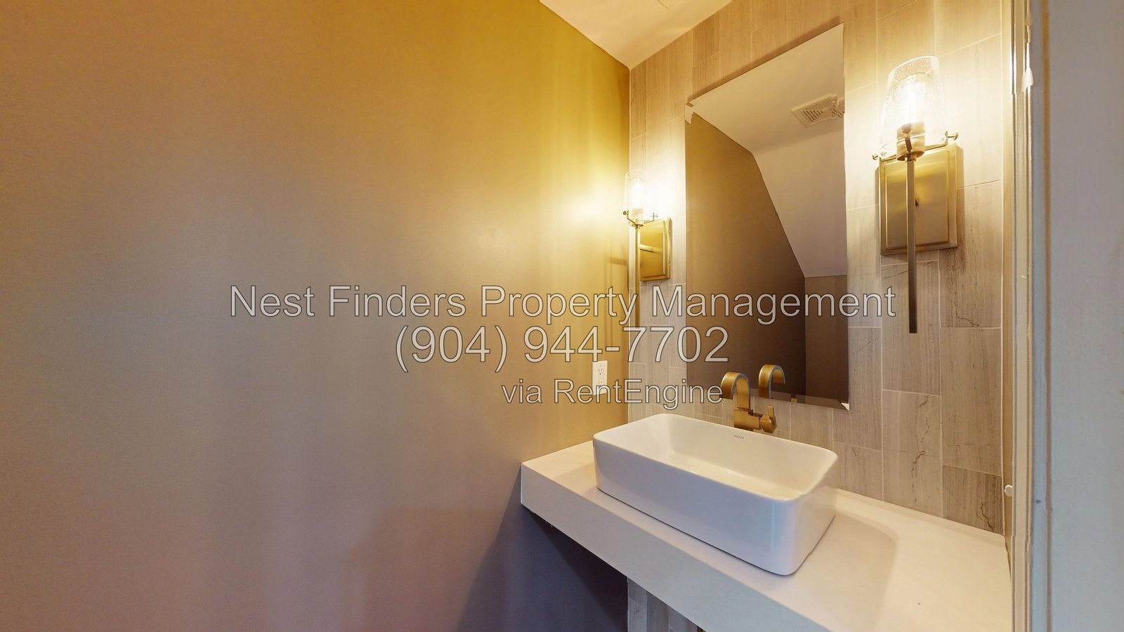 Beautiful townhome for rent in Campfield! property image