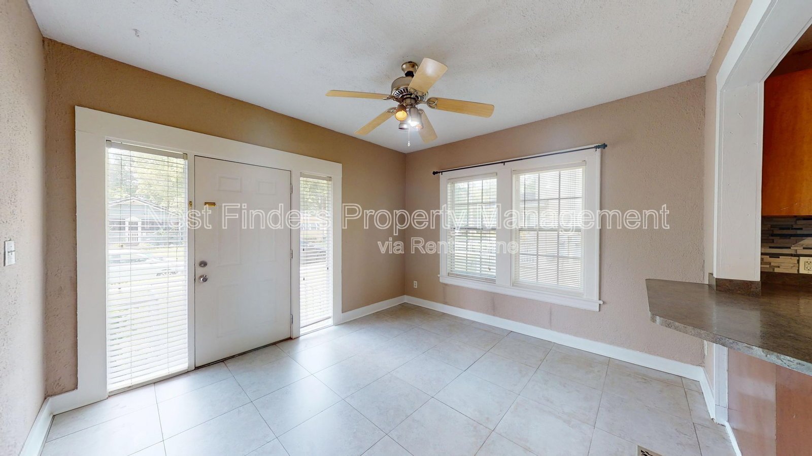 Clean and spacious San Marco 1 Bedroom duplex with large yard and great storage! property image
