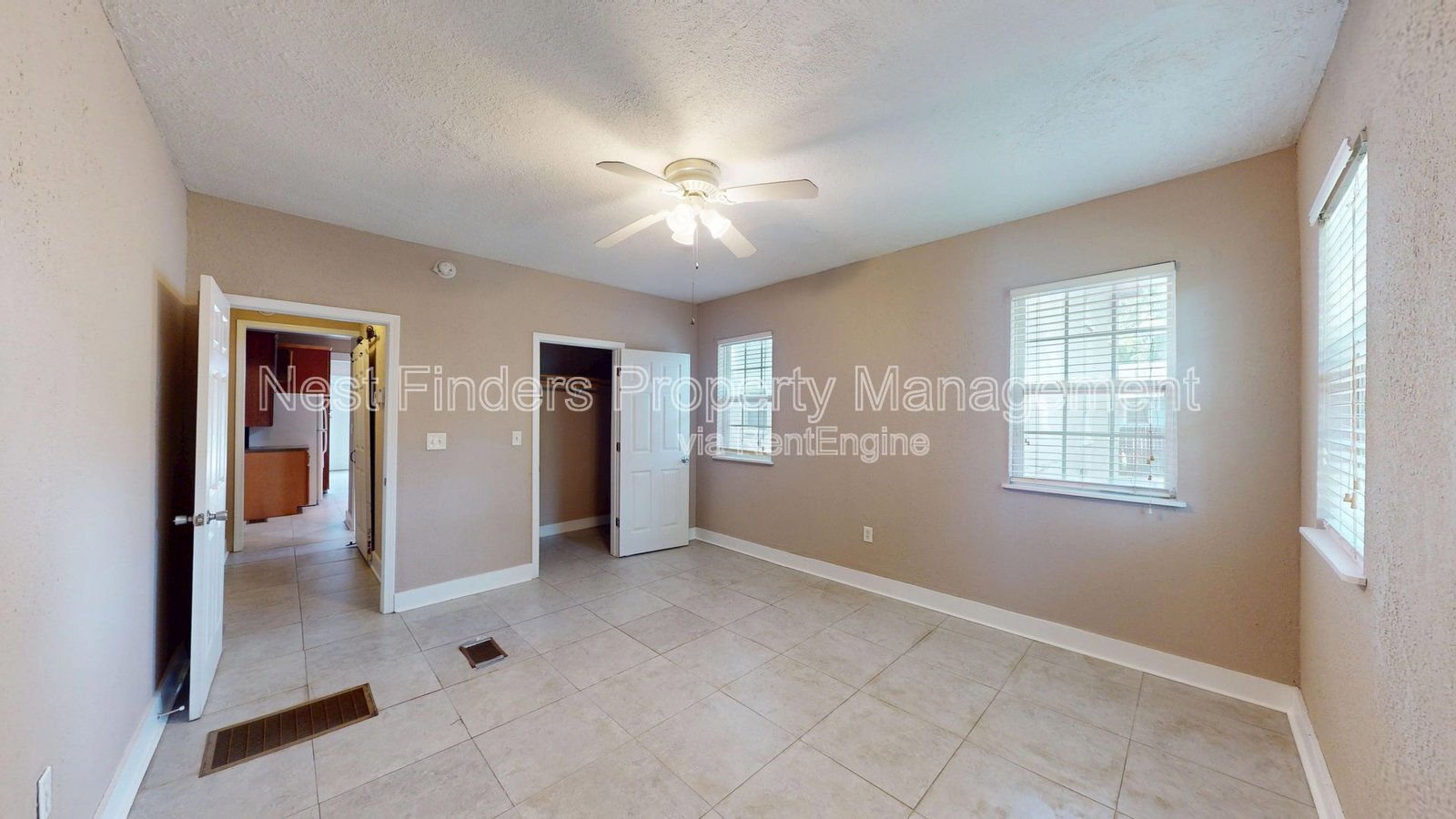 Clean and spacious San Marco 1 Bedroom duplex with large yard and great storage! property image