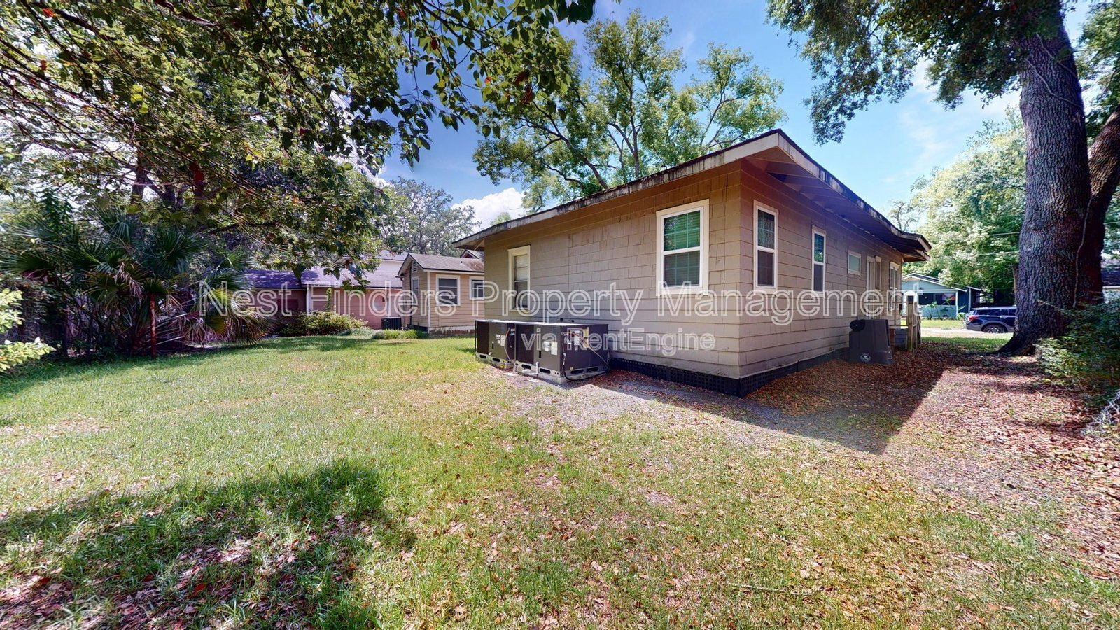 Clean and spacious San Marco 1 Bedroom duplex with large yard and great storage! property image