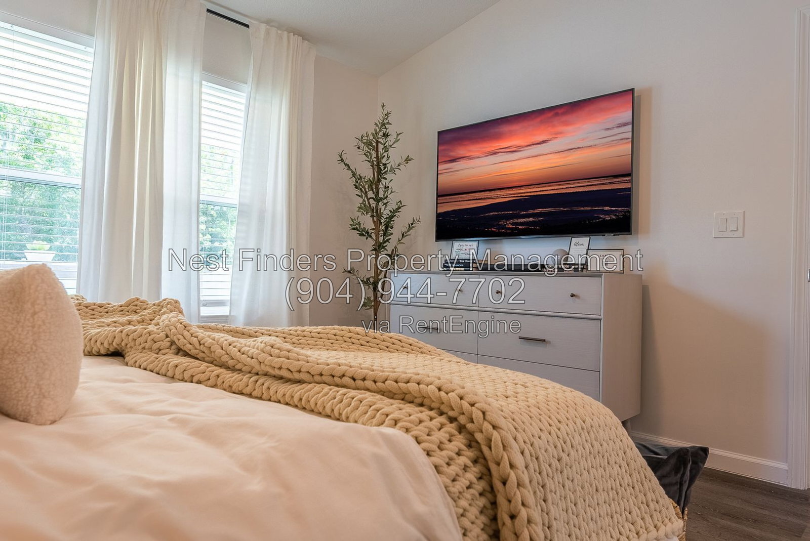 Beautifully upgraded, newer-construction 3-bedroom, 2-bathroom bungalow in St. Augustine property image